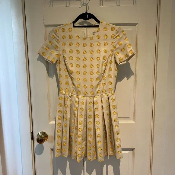 Opening Ceremony Dresses | Opening Ceremony Pleated Daisy Print Dress | Color: White/Yellow | Size: 0 | Taychib's Closet